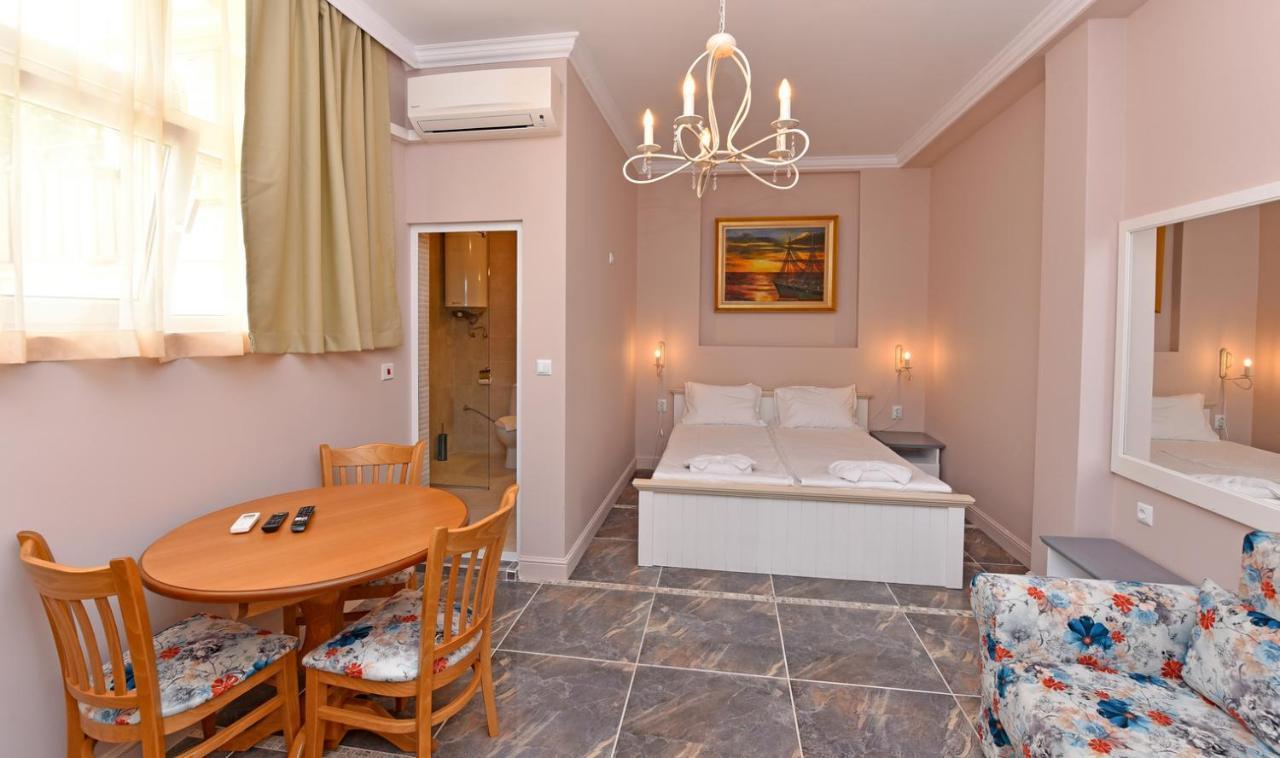 Sirena Palace Family Hotel Obzor Exteriör bild