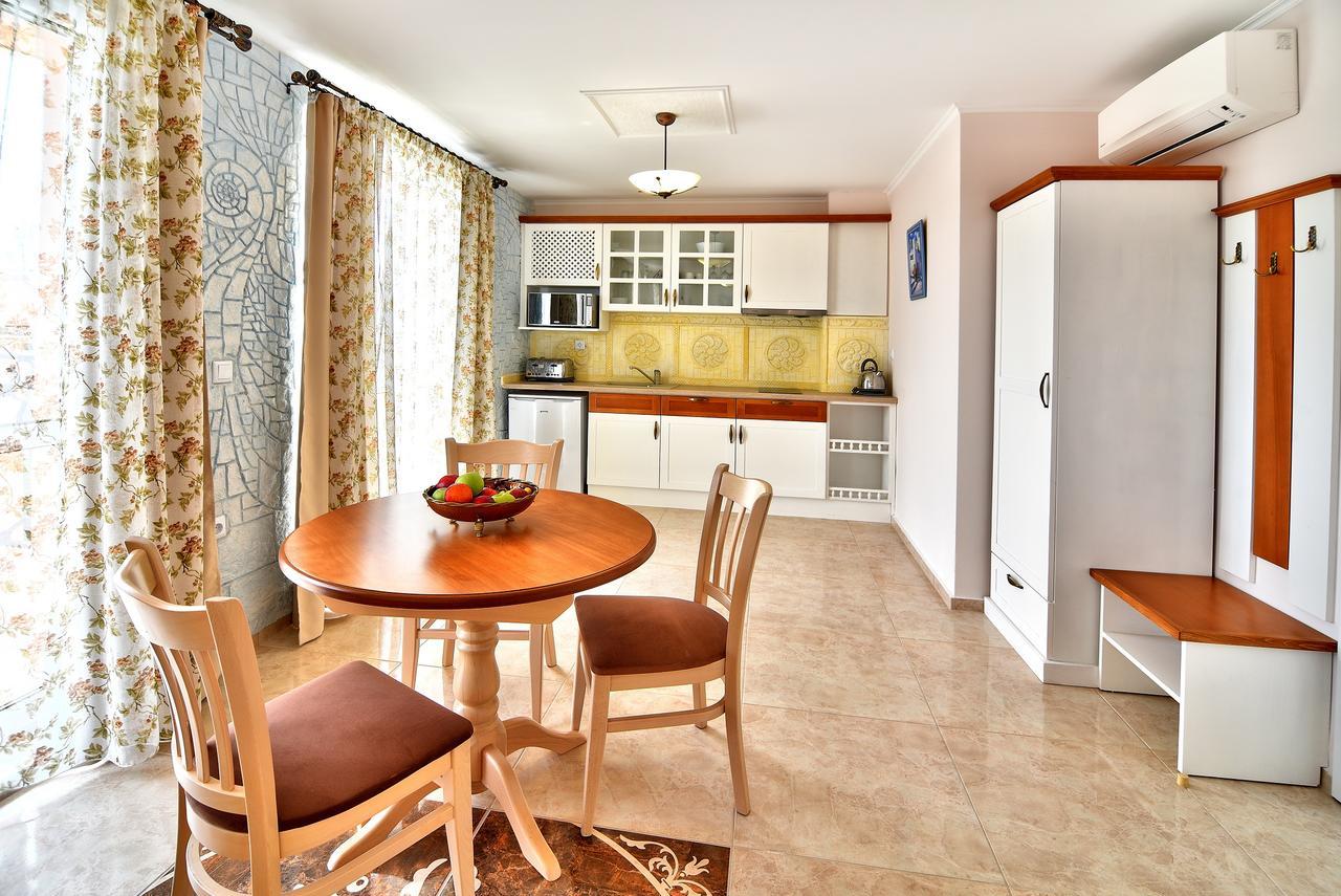 Sirena Palace Family Hotel Obzor Exteriör bild