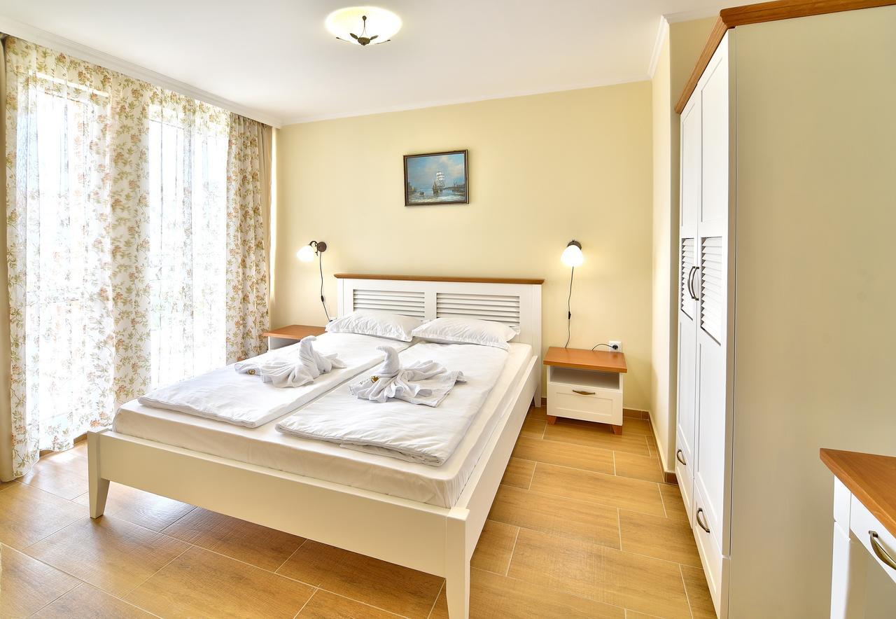 Sirena Palace Family Hotel Obzor Exteriör bild
