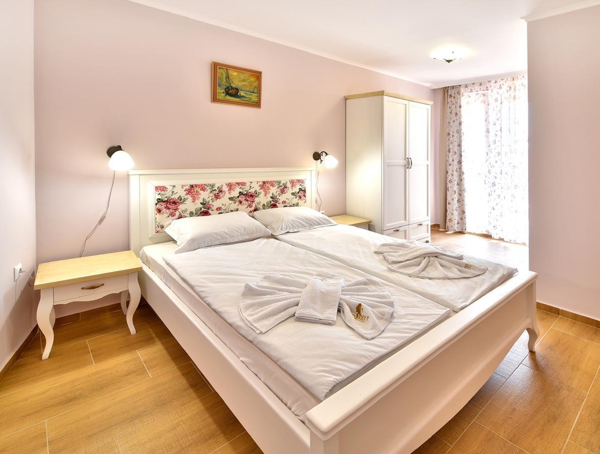 Sirena Palace Family Hotel Obzor Exteriör bild