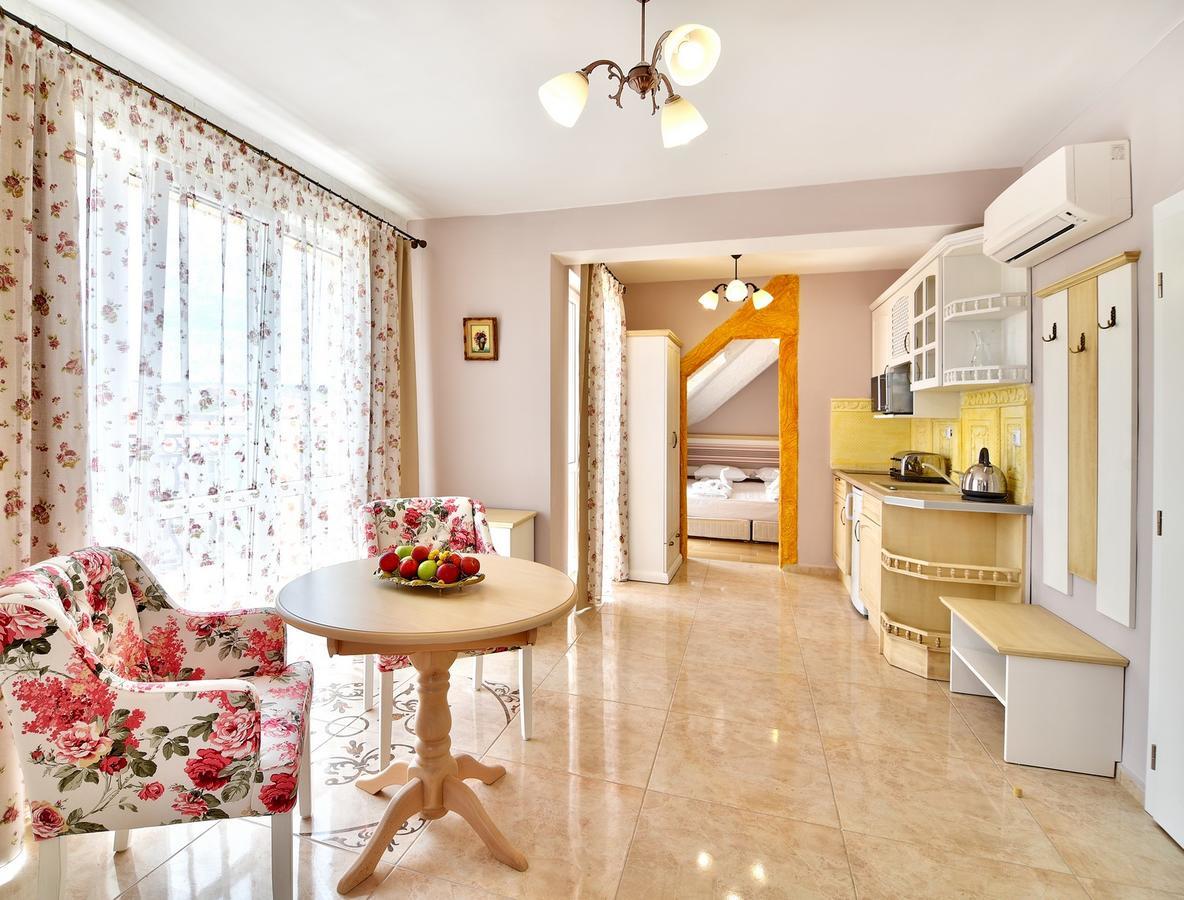 Sirena Palace Family Hotel Obzor Exteriör bild