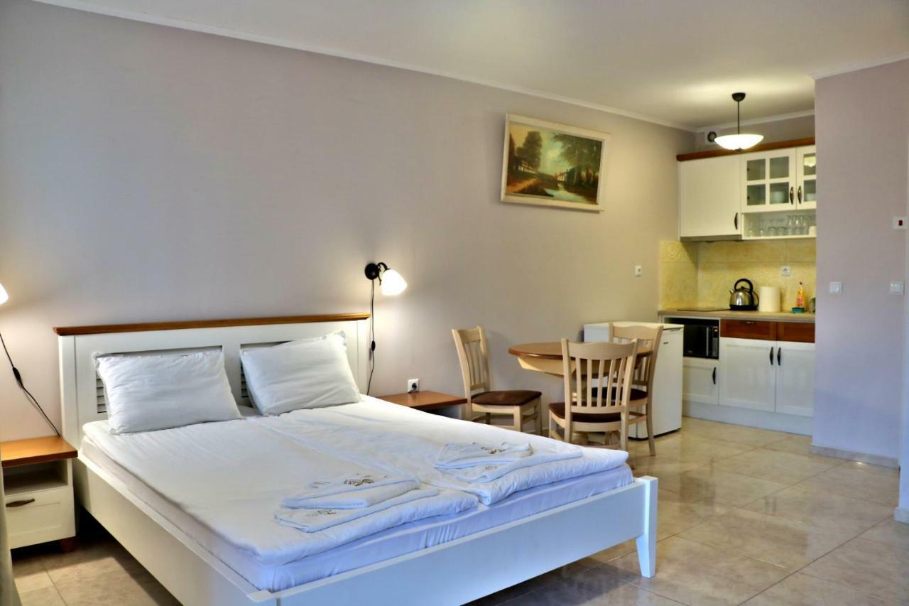 Sirena Palace Family Hotel Obzor Exteriör bild